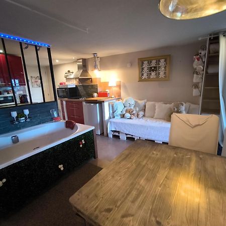 Love-Room Discret 40 M2 Bormes Les Mimosas Village Avec Terrasse エクステリア 写真
