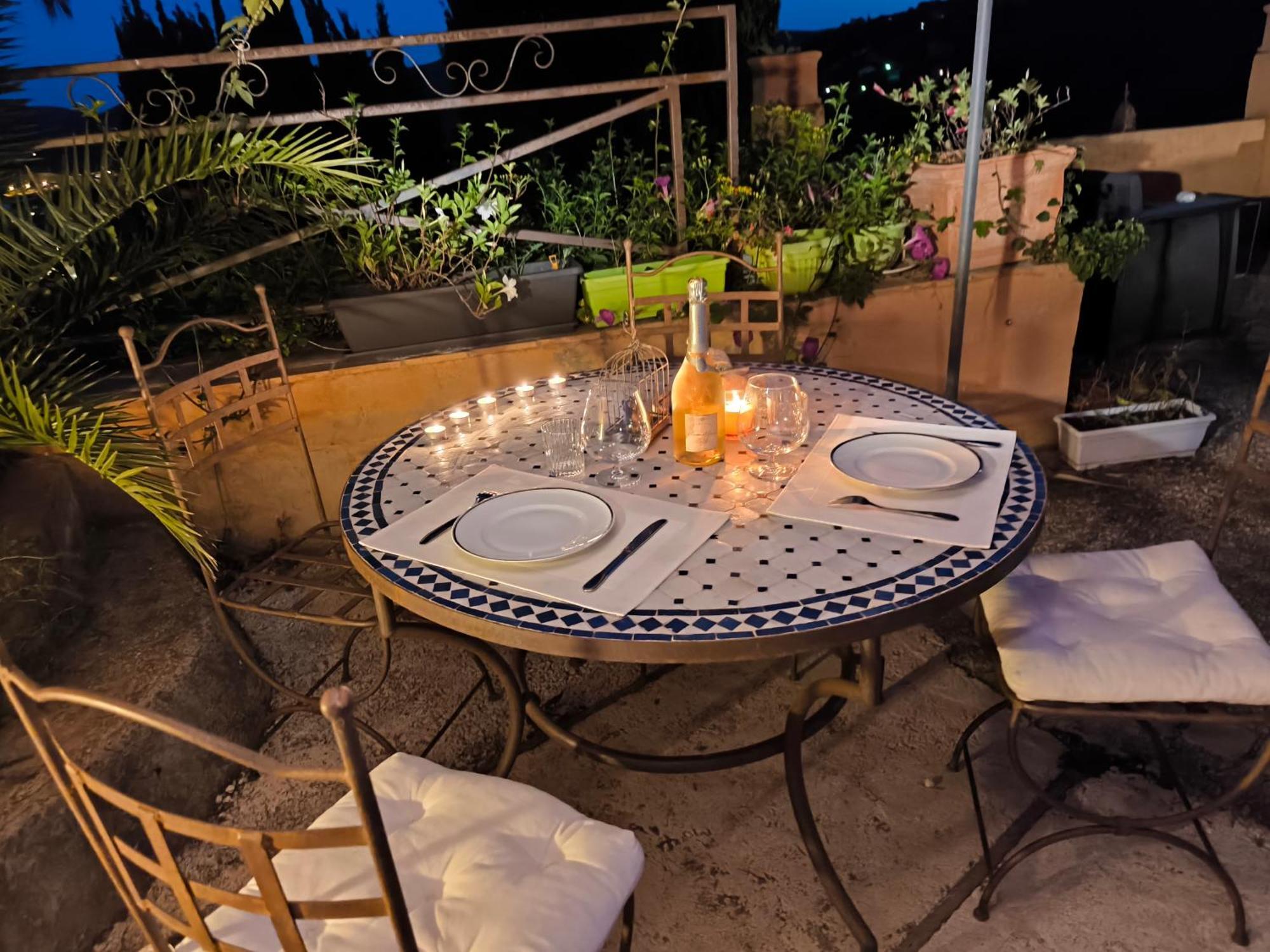 Love-Room Discret 40 M2 Bormes Les Mimosas Village Avec Terrasse エクステリア 写真