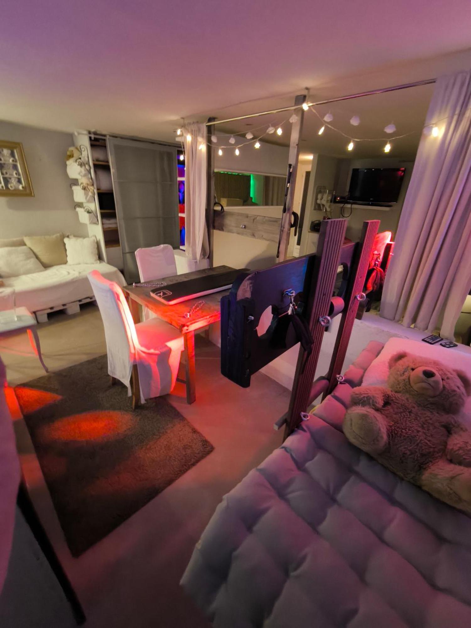 Love-Room Discret 40 M2 Bormes Les Mimosas Village Avec Terrasse エクステリア 写真