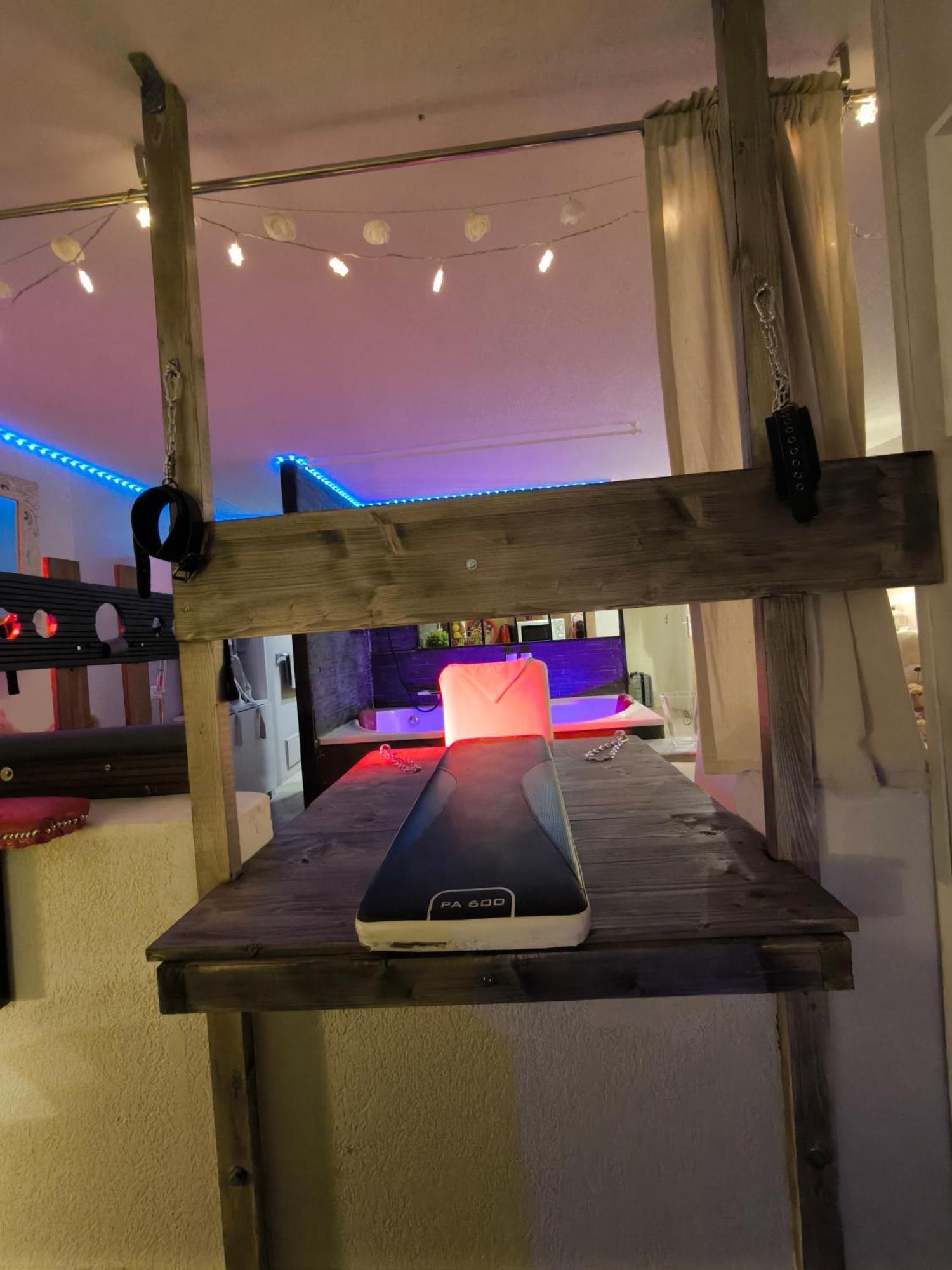 Love-Room Discret 40 M2 Bormes Les Mimosas Village Avec Terrasse エクステリア 写真
