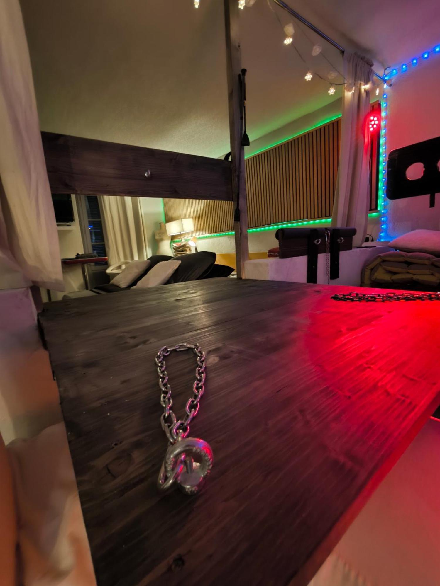Love-Room Discret 40 M2 Bormes Les Mimosas Village Avec Terrasse エクステリア 写真