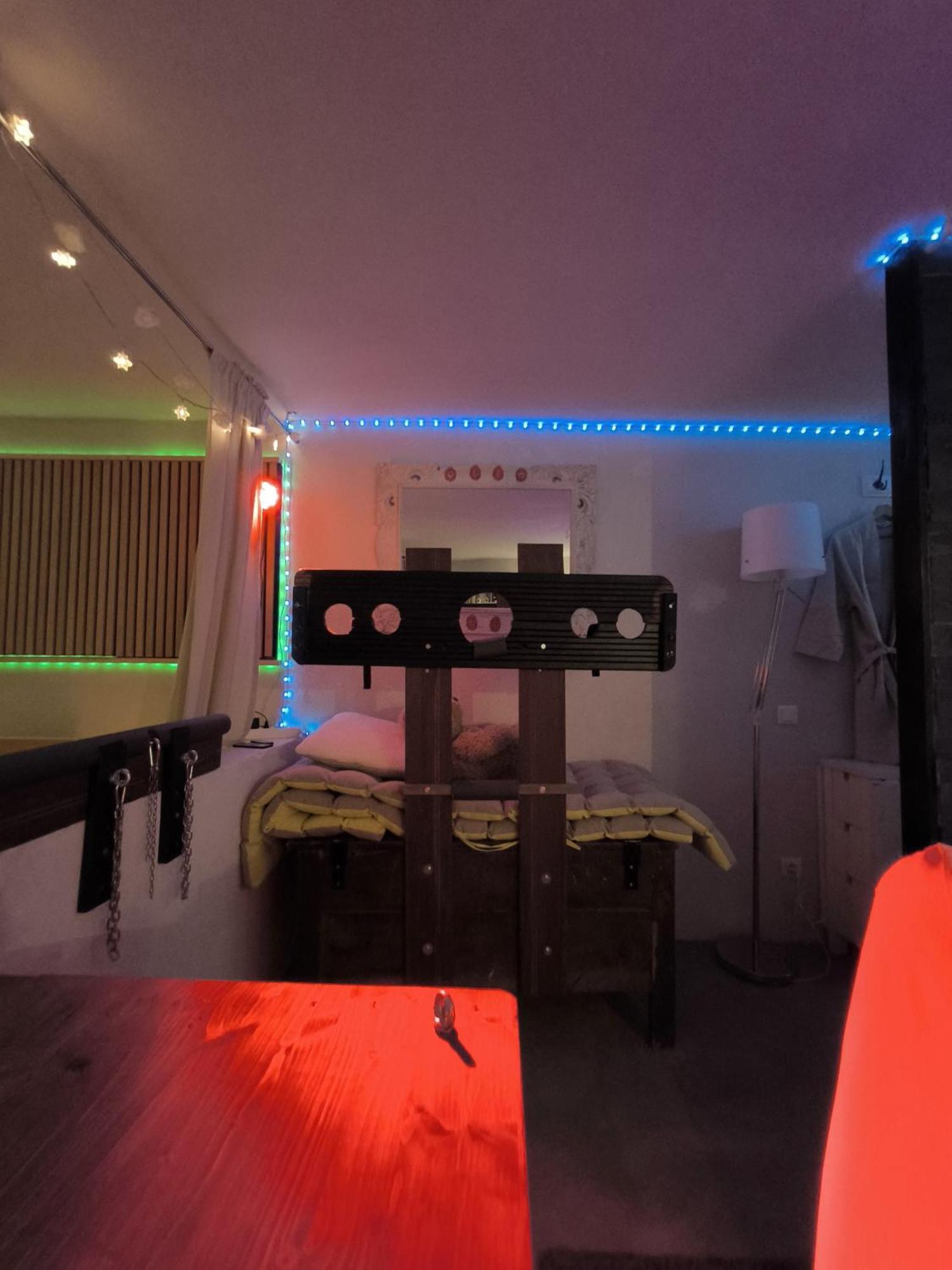 Love-Room Discret 40 M2 Bormes Les Mimosas Village Avec Terrasse エクステリア 写真