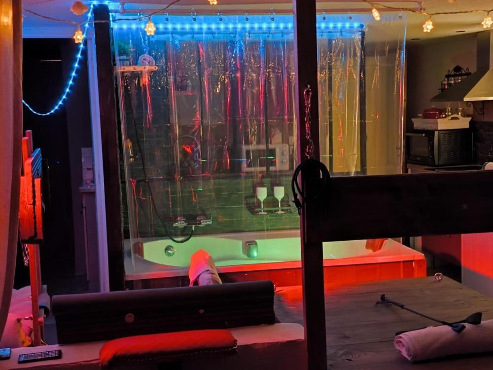 Love-Room Discret 40 M2 Bormes Les Mimosas Village Avec Terrasse エクステリア 写真