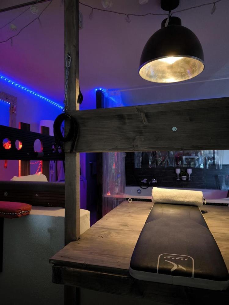 Love-Room Discret 40 M2 Bormes Les Mimosas Village Avec Terrasse エクステリア 写真